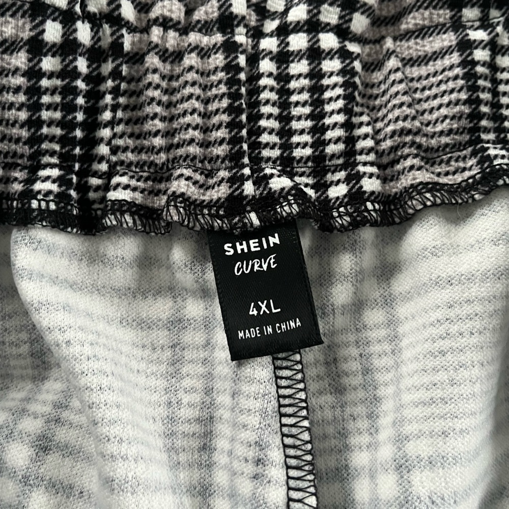 Shorts - Picture 4 of 4